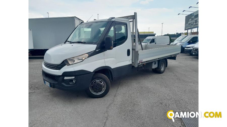 Iveco used - 481,500 km - Treviso - 2018 - chassis cab | INDUSTRIAL CARS S.P.A - Foto 1