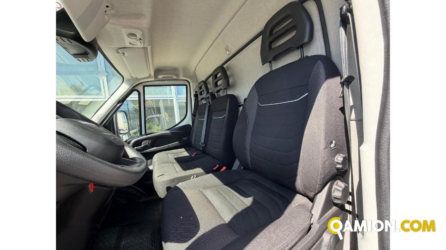 Iveco Mod. IVECO Vers. IVECO | Leggero Cabinato > 35 q.li Furgonato con sponda | INDUSTRIAL CARS S.P.A