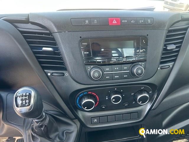 Iveco Mod. IVECO Vers. IVECO | Leggero Cabinato <= 35 q.li Cassone fisso | INDUSTRIAL CARS S.P.A