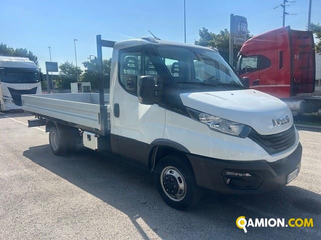 Iveco Mod. IVECO Vers. IVECO | Leggero Cabinato <= 35 q.li Cassone fisso | INDUSTRIAL CARS S.P.A