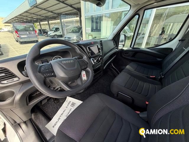 Iveco Mod. IVECO Vers. IVECO | Leggero Furgone <= 35 q.li Furgone di serie / Van | INDUSTRIAL CARS S.P.A