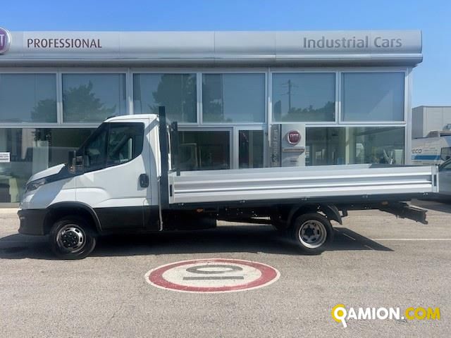 Iveco Mod. IVECO Vers. IVECO | Leggero Cabinato <= 35 q.li Cassone fisso | INDUSTRIAL CARS S.P.A