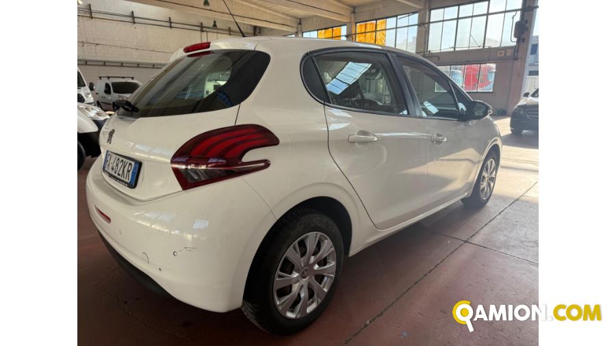 Peugeot 208 208 | MT AUTOCARRI SRL
