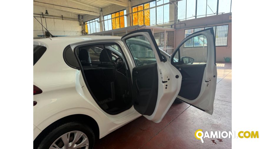 Peugeot 208 208 | MT AUTOCARRI SRL