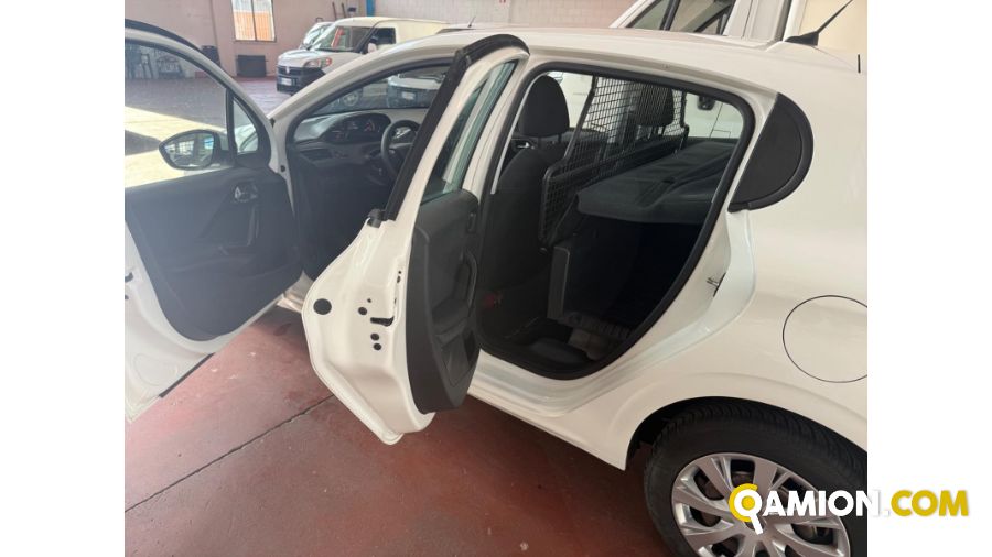Peugeot 208 208 | MT AUTOCARRI SRL