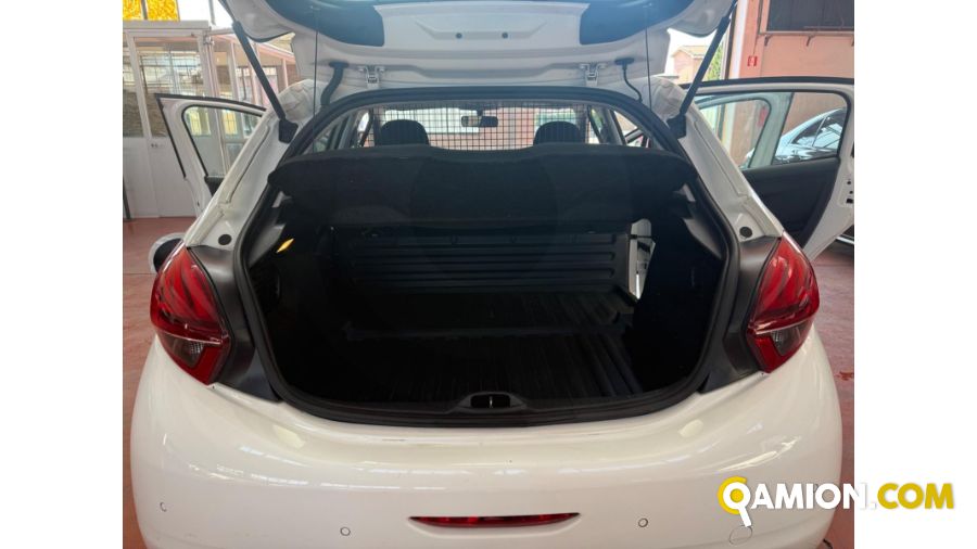 Peugeot 208 208 | MT AUTOCARRI SRL