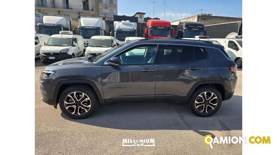 Jeep compass used - 47,000 km - Napoli - 2021 - car | Millenium Car - Foto 5