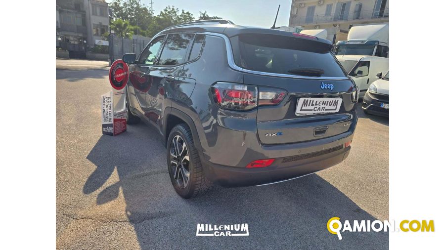 Jeep compass used - 47,000 km - Napoli - 2021 - car | Millenium Car - Foto 8