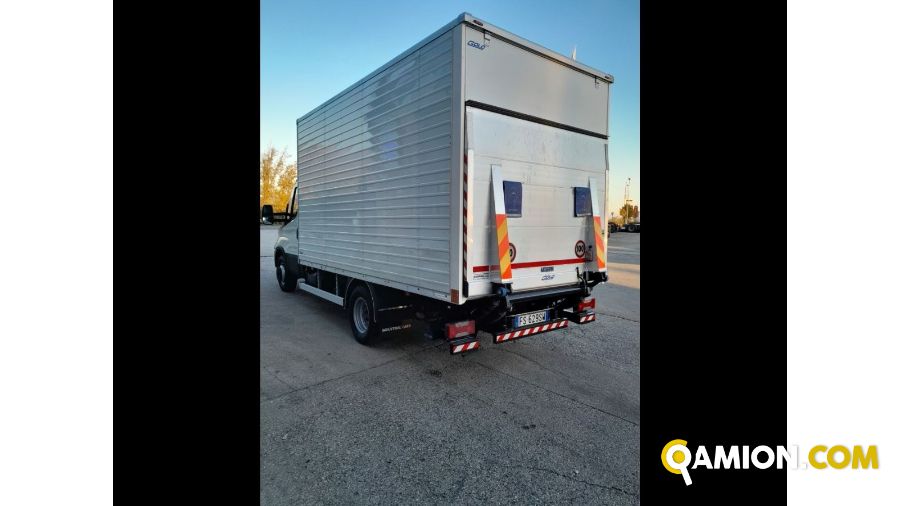 Iveco Mod. IVECO Vers. IVECO | Leggero Cabinato > 35 q.li Furgonato con sponda | INDUSTRIAL CARS S.P.A