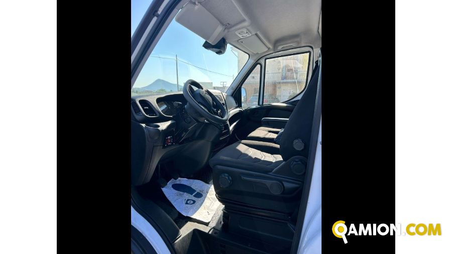 Iveco Mod. IVECO Vers. IVECO | Leggero Cabinato <= 35 q.li Furgonato | INDUSTRIAL CARS S.P.A