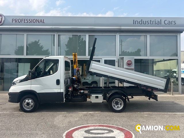 Iveco Mod. IVECO Vers. IVECO | Leggero Furgone <= 35 q.li Furgonato con sponda | INDUSTRIAL CARS S.P.A