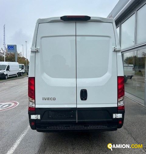 Iveco Mod. IVECO Vers. IVECO | Leggero Cabinato <= 35 q.li Furgone di serie / Van | INDUSTRIAL CARS S.P.A