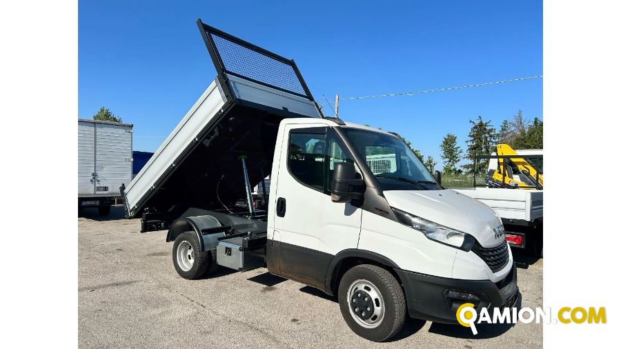 Iveco Mod. IVECO Vers. IVECO | Leggero Cabinato <= 35 q.li Furgonato | INDUSTRIAL CARS S.P.A