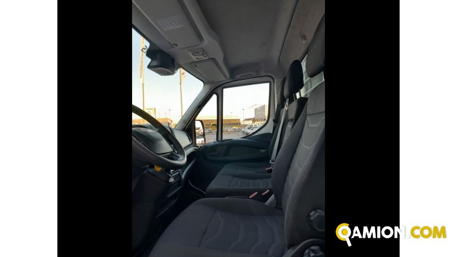 Iveco Mod. IVECO Vers. IVECO | Leggero Cabinato > 35 q.li Furgonato con sponda | INDUSTRIAL CARS S.P.A