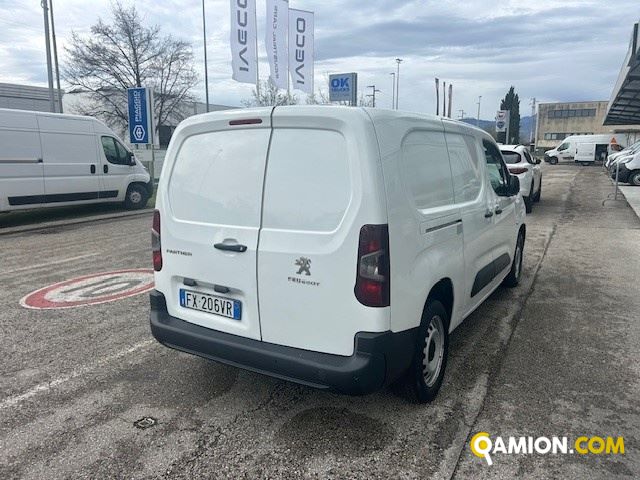 Peugeot Mod. PEUGEOT Vers. PEUGEOT | Leggero Cabinato <= 35 q.li Isotermico con gruppo frigo | INDUSTRIAL CARS S.P.A