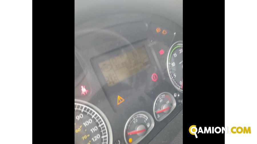 Iveco Mod. IVECO Vers. IVECO | Leggero Cabinato > 35 q.li Scarrabile con gancio | INDUSTRIAL CARS S.P.A