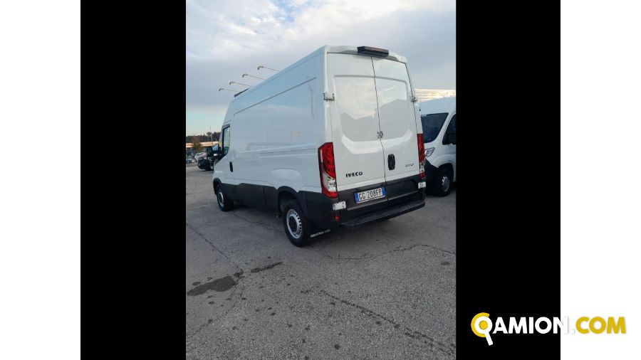 Iveco Mod. IVECO Vers. IVECO | Leggero Furgone <= 35 q.li Furgone di serie / Van | INDUSTRIAL CARS S.P.A