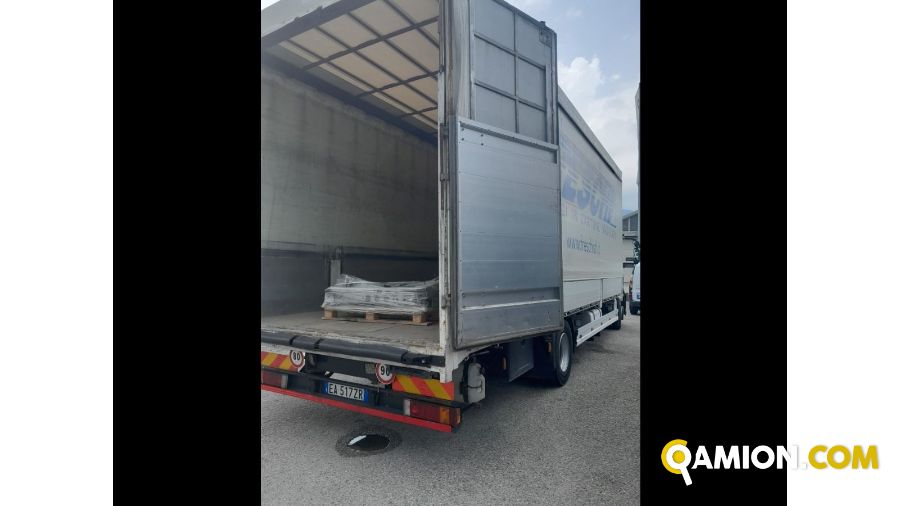 Iveco Mod. IVECO Vers. IVECO | Leggero Cabinato > 35 q.li Scarrabile con gancio | INDUSTRIAL CARS S.P.A