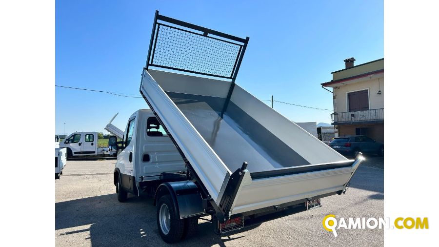 Iveco Mod. IVECO Vers. IVECO | Leggero Cabinato <= 35 q.li Furgonato | INDUSTRIAL CARS S.P.A