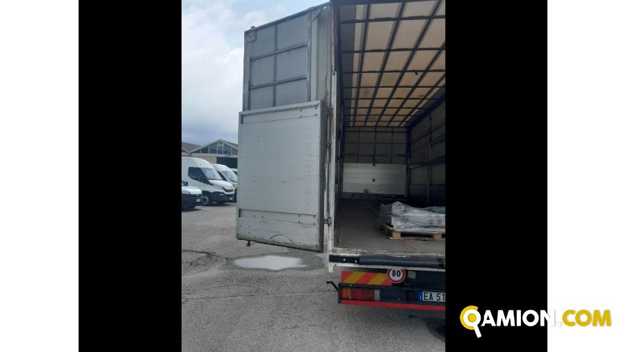 Iveco Mod. IVECO Vers. IVECO | Leggero Cabinato > 35 q.li Scarrabile con gancio | INDUSTRIAL CARS S.P.A