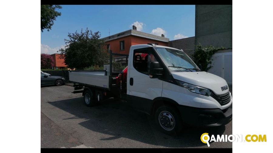 Iveco 35C16H3.0 - Cab 35C Daily 4x2 MY2019 35C16H3.0 - Cab 35C Daily 4x2 MY2019 | Leggero Cabinato > 35 q.li Cassone Ribaltabile con gru | ARA 1965 SpA