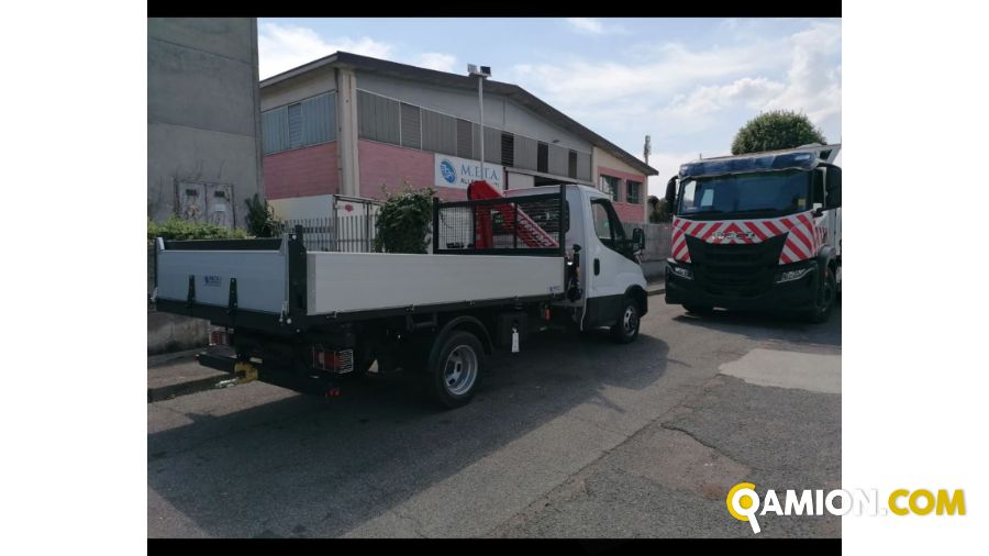 Iveco 35C16H3.0 - Cab 35C Daily 4x2 MY2019 35C16H3.0 - Cab 35C Daily 4x2 MY2019 | Leggero Cabinato > 35 q.li Cassone Ribaltabile con gru | ARA 1965 SpA