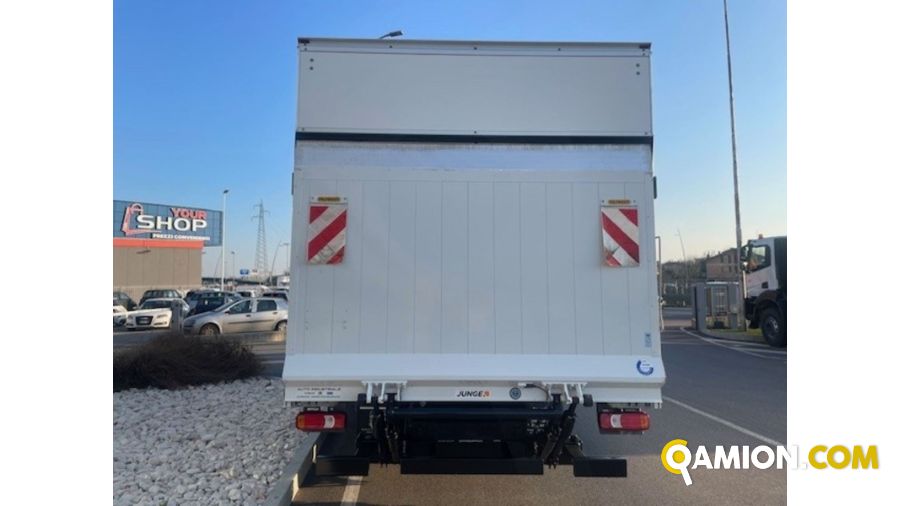 IVECO Daily V 70.18 HI-MATIC 2022 Daily V 70.18 HI-MATIC 2022 DAILY 72C18 AUTOMATICO CON BOX E SPONDA BATTUTA Altro | AUTO INDUSTRIALE BERGAMASCA SPA